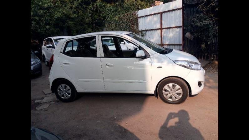 Hyundai i10 Sportz 1.2 2012
