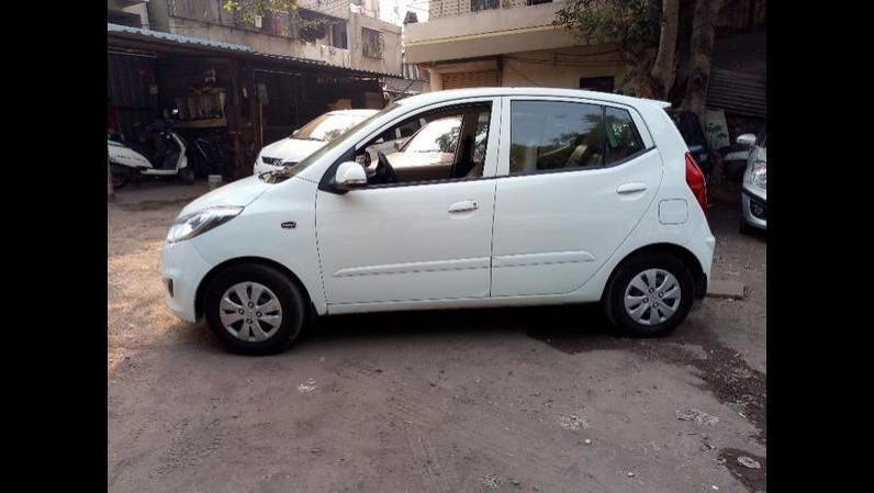 Hyundai i10 Sportz 1.2 2012