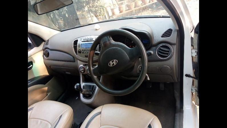 Hyundai i10 Sportz 1.2 2012