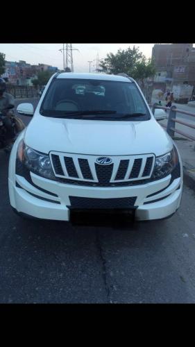 Mahindra XUV500 W8 2015