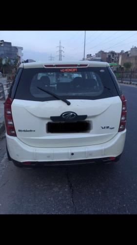 Mahindra XUV500 W8 2015