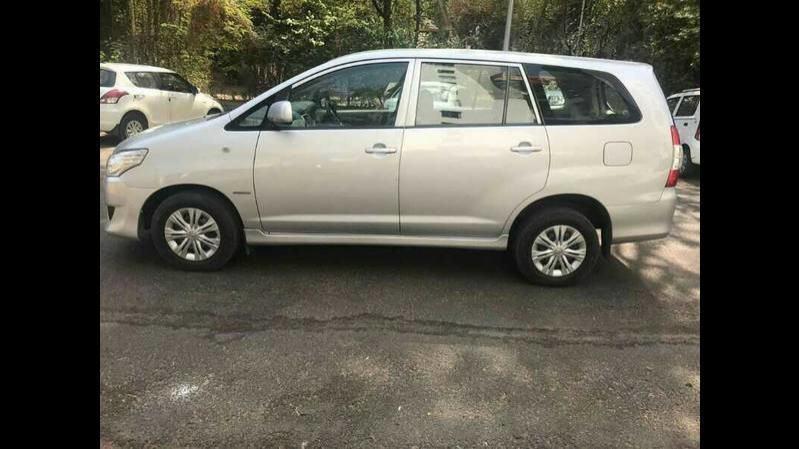Toyota Innova 2.5 G4 8 STR 2013