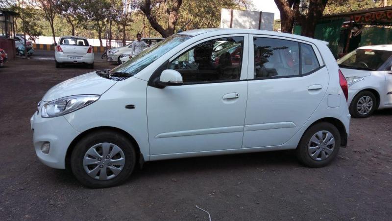 Hyundai i10 Sportz AT 2011