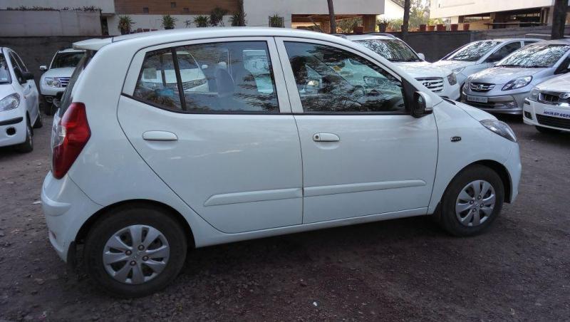 Hyundai i10 Sportz AT 2011