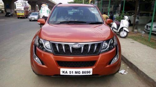 Mahindra XUV500 W10 2015