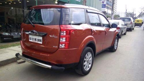 Mahindra XUV500 W10 2015