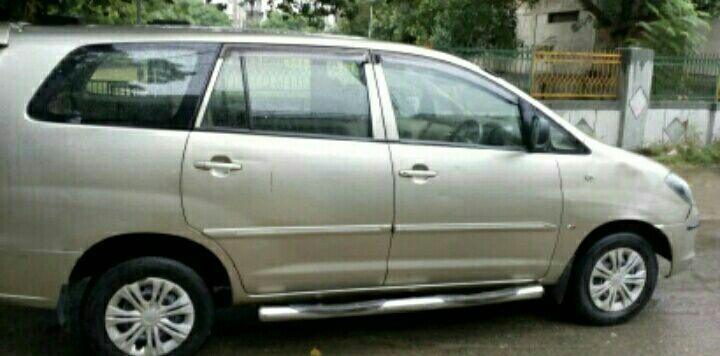 Toyota Innova 2.5 GX 7 STR BS IV 2012