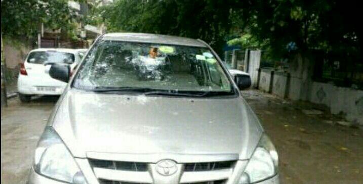 Toyota Innova 2.5 GX 7 STR BS IV 2012