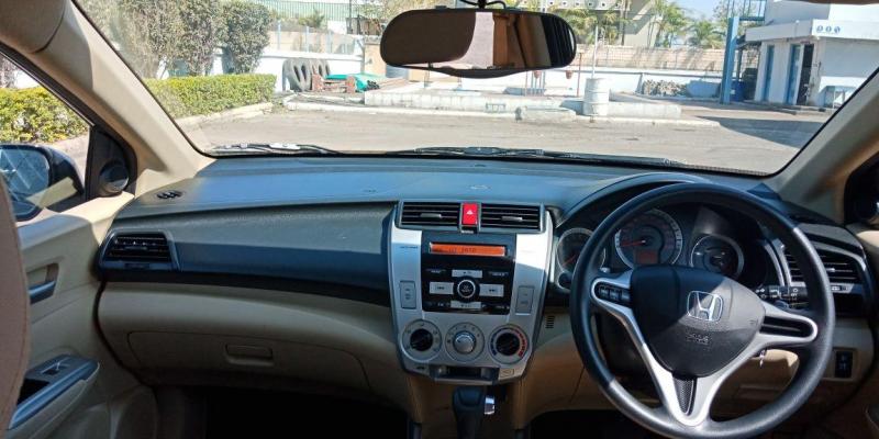 Honda City V AT PETROL 2010