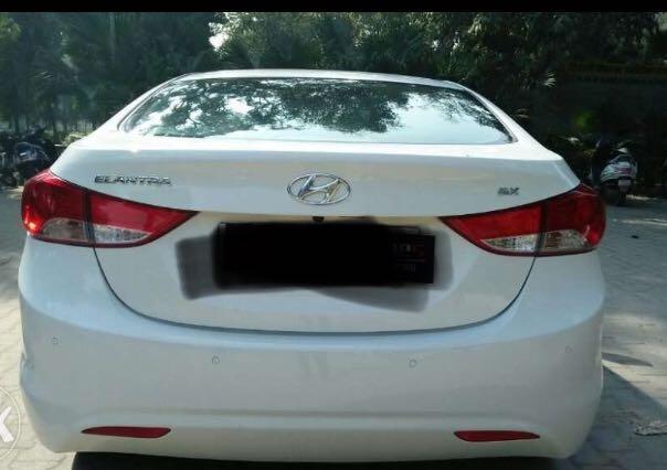 HYUNDAI NEO FLUIDIC ELANTRA 1.8 SX MT VTVT 2013