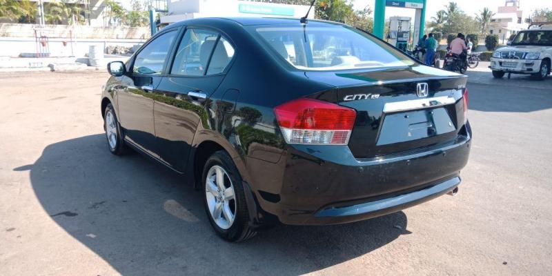 Honda City V AT PETROL 2010