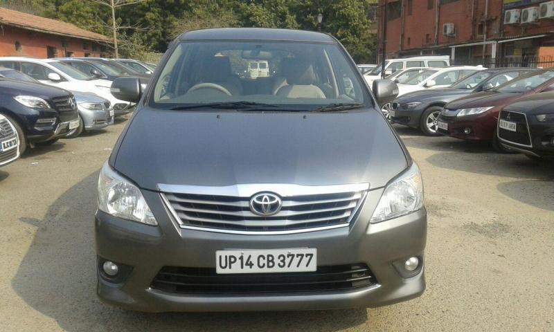 Toyota Innova 2.5 V 7 STR 2013