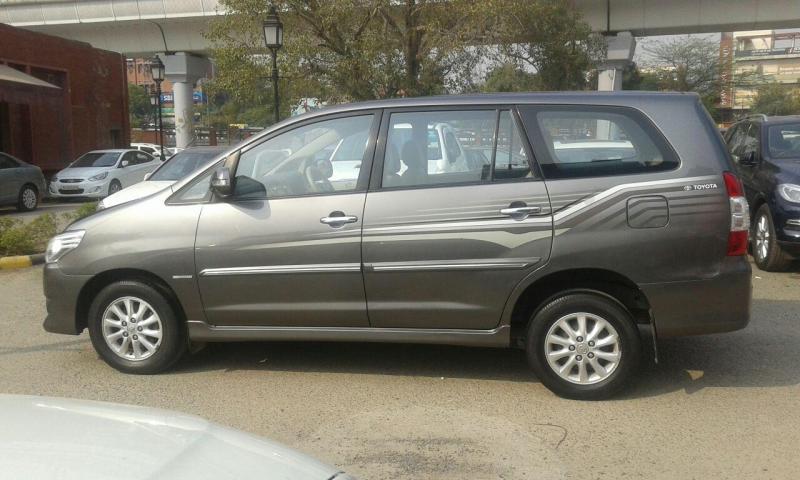 Toyota Innova 2.5 V 7 STR 2013