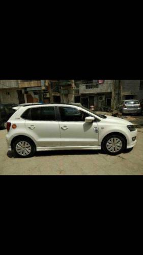 Volkswagen polo Trendline 1.2L (D) 2012