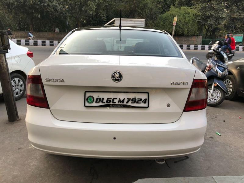 Skoda Rapid Elegance 1.6 TDI CR MT 2014