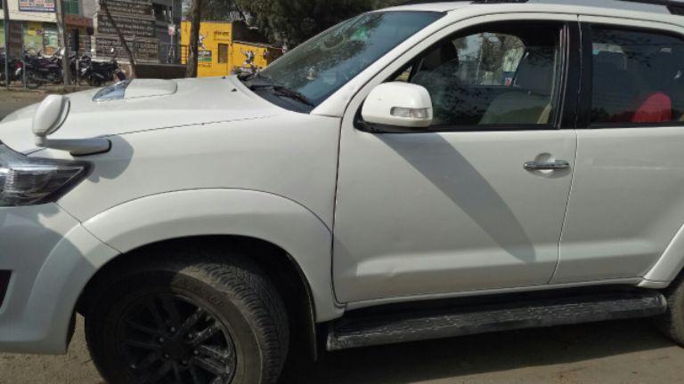 Toyota Fortuner 3.0 4x2 MT 2015
