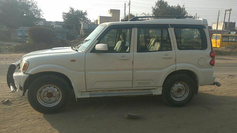 Mahindra Scorpio SLE 7S BSIV 2012