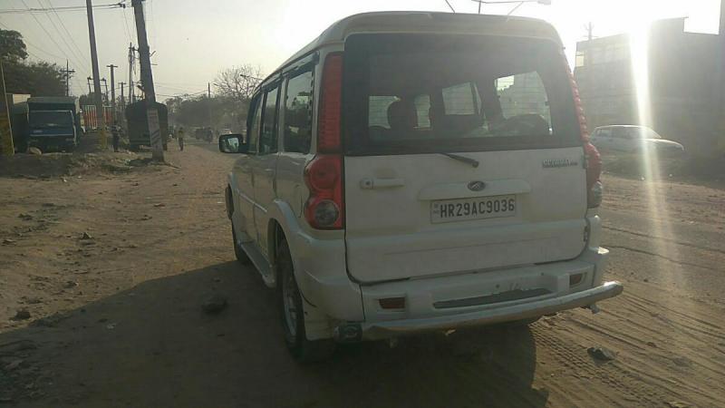 Mahindra Scorpio SLE 7S BSIV 2012