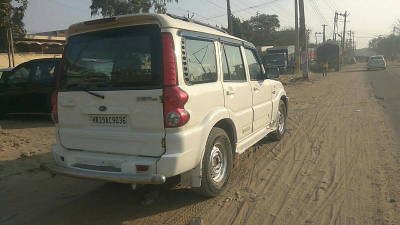Mahindra Scorpio SLE 7S BSIV 2012