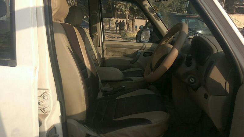 Mahindra Scorpio SLE 7S BSIV 2012