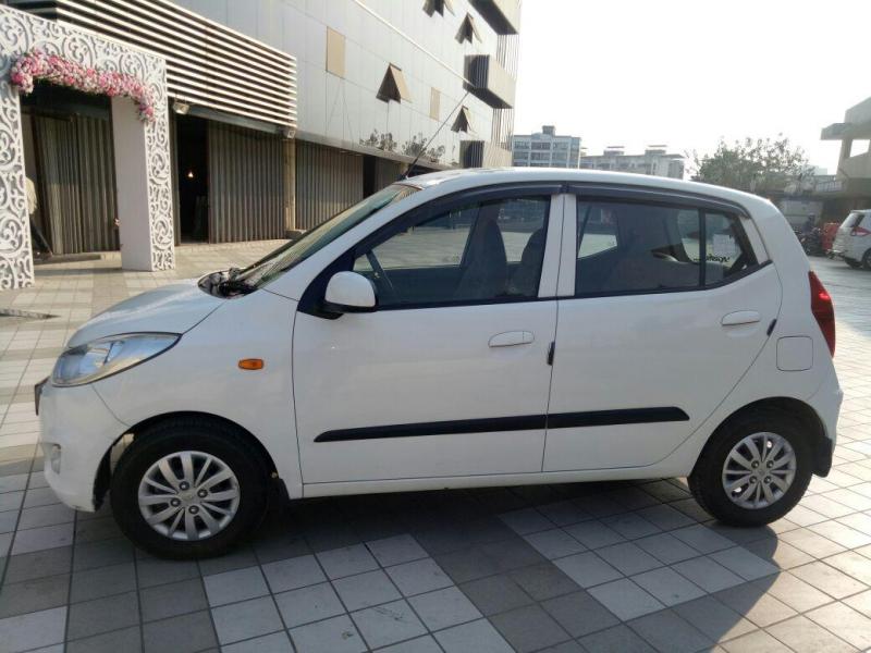 Hyundai i10 Sportz 1.2 2015