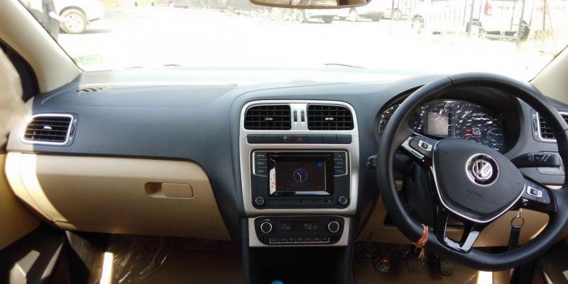 Volkswagen Polo Highline 1.2L (P) 2017