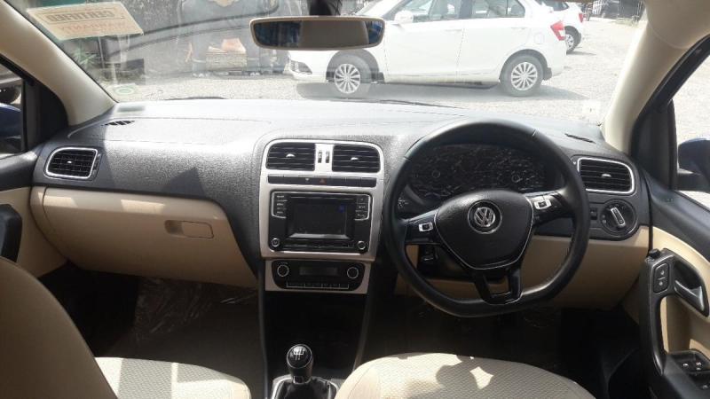 Volkswagen Polo Highline 1.2L (P) 2017