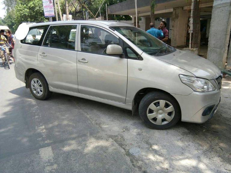 Toyota Innova 2.5 GX 7 STR BS IV 2015