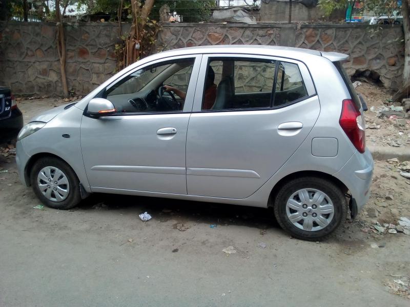 Hyundai i10 Sportz 1.2 2011