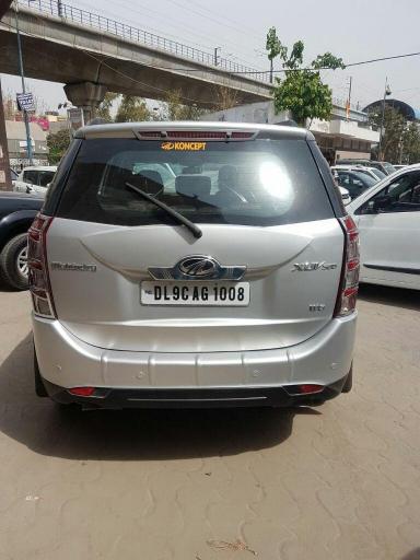 Mahindra XUV500 W8 2012