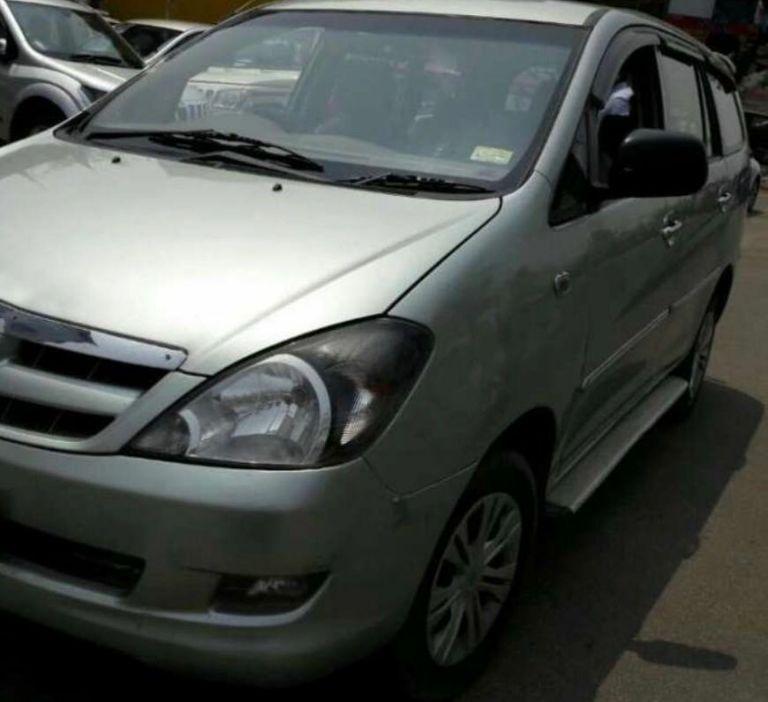 Toyota Innova 2.5 V 7 STR 2005
