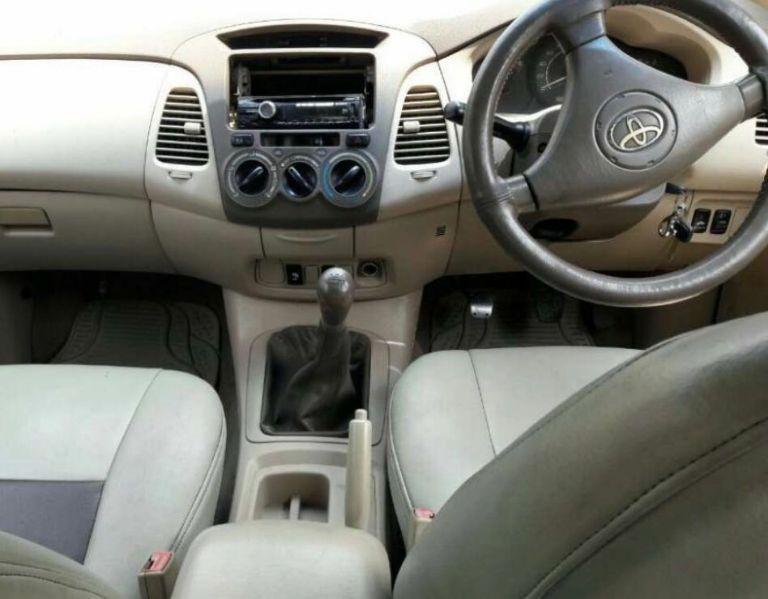 Toyota Innova 2.5 V 7 STR 2005