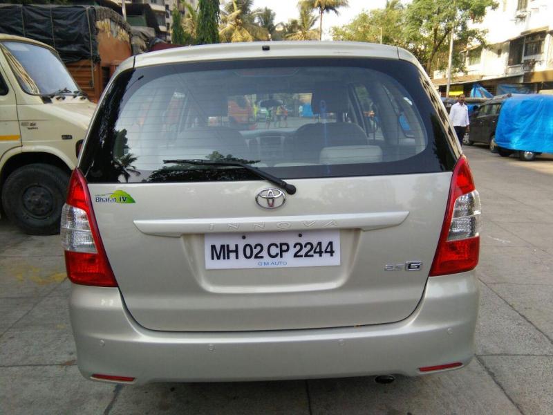 Toyota Innova 2.5 G 7 STR BS IV 2012