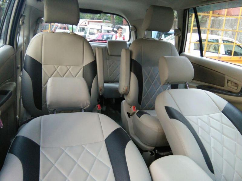 Toyota Innova 2.5 G 7 STR BS IV 2012