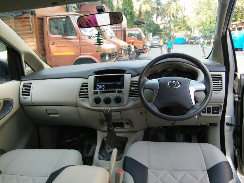 Toyota Innova 2.5 G 7 STR BS IV 2012