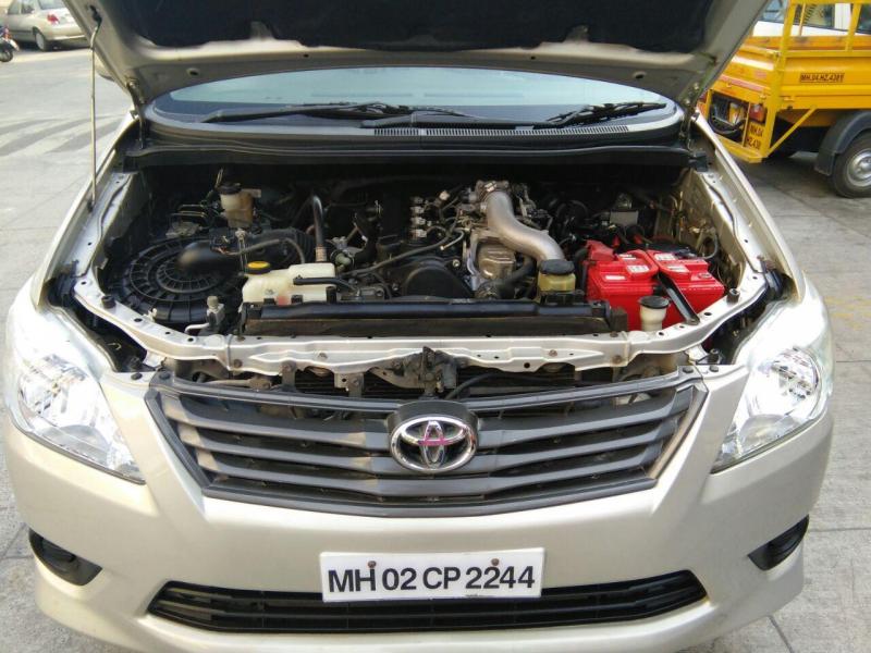 Toyota Innova 2.5 G 7 STR BS IV 2012