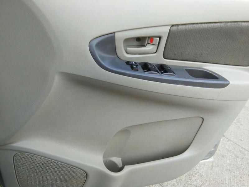 Toyota Innova 2.5 G 7 STR BS IV 2012