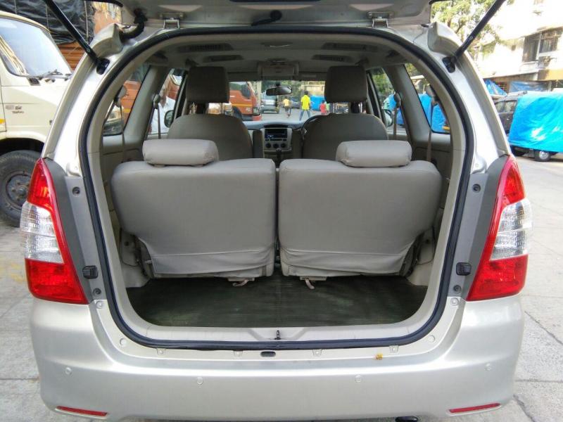 Toyota Innova 2.5 G 7 STR BS IV 2012