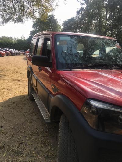 Mahindra Scorpio S4 2015
