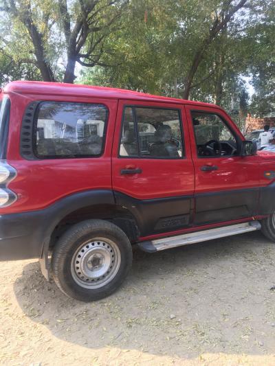 Mahindra Scorpio S4 2015
