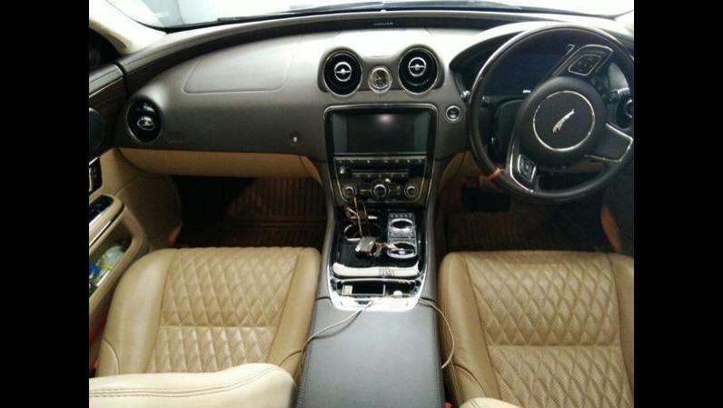 Jaguar XJ 3.0 DIESEL PORTFOLIO 2012