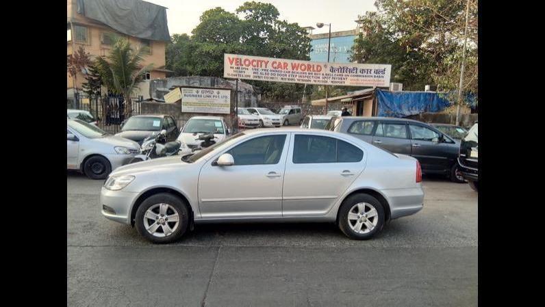 Skoda Laura Ambition 2.0 TDI CR MT 2012