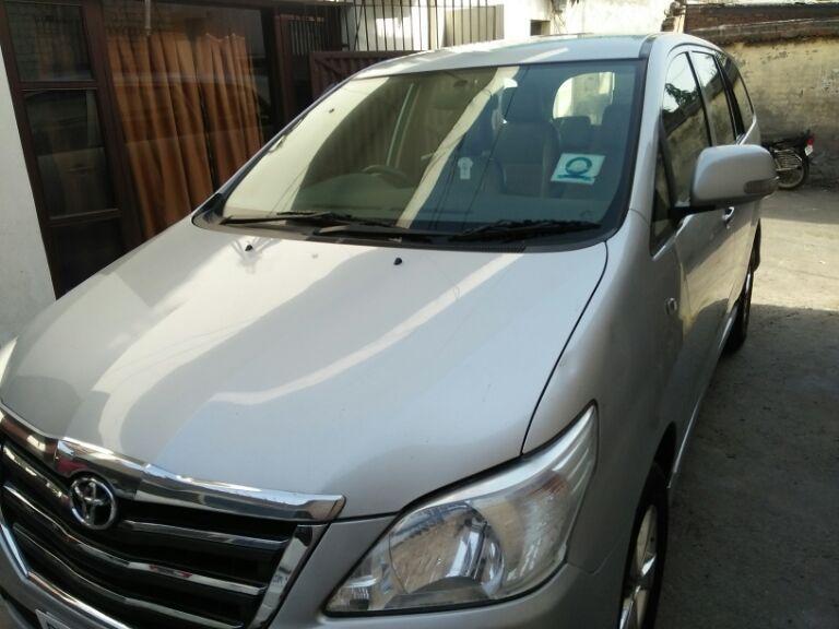 Toyota Innova 2.0 G 8 STR BS IV 2012