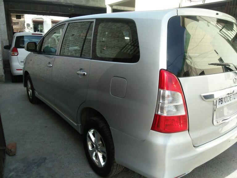 Toyota Innova 2.0 G 8 STR BS IV 2012