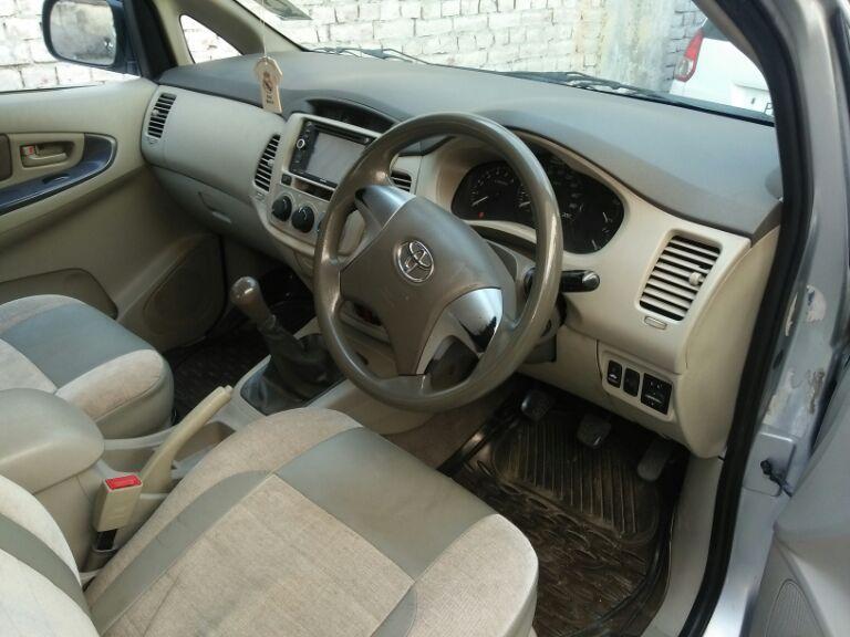 Toyota Innova 2.0 G 8 STR BS IV 2012