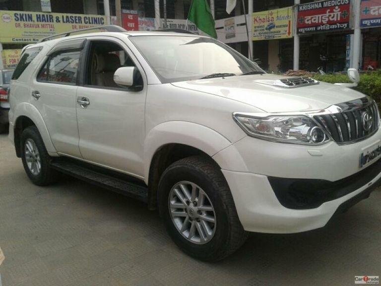 Toyota Fortuner 3.0 4X4 MT 2013