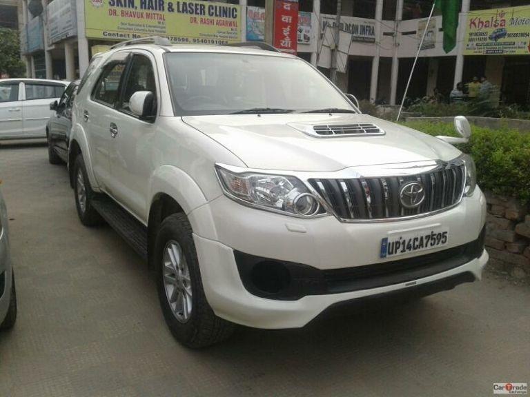 Toyota Fortuner 3.0 4X4 MT 2013