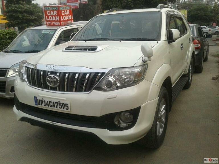 Toyota Fortuner 3.0 4X4 MT 2013