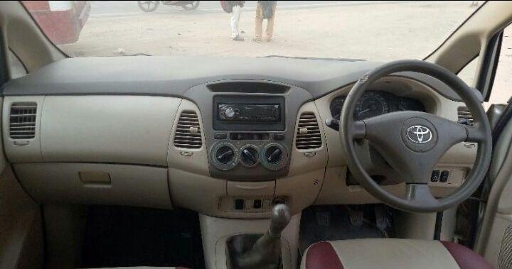 Toyota Innova 2.5 V 8 STR 2008