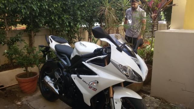 triumph daytona 675 olx